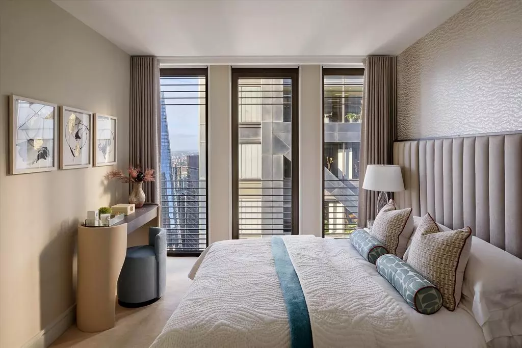 Three bedroom apartment at One Bishopsgate Plaza, City of London, EC3A 7AB